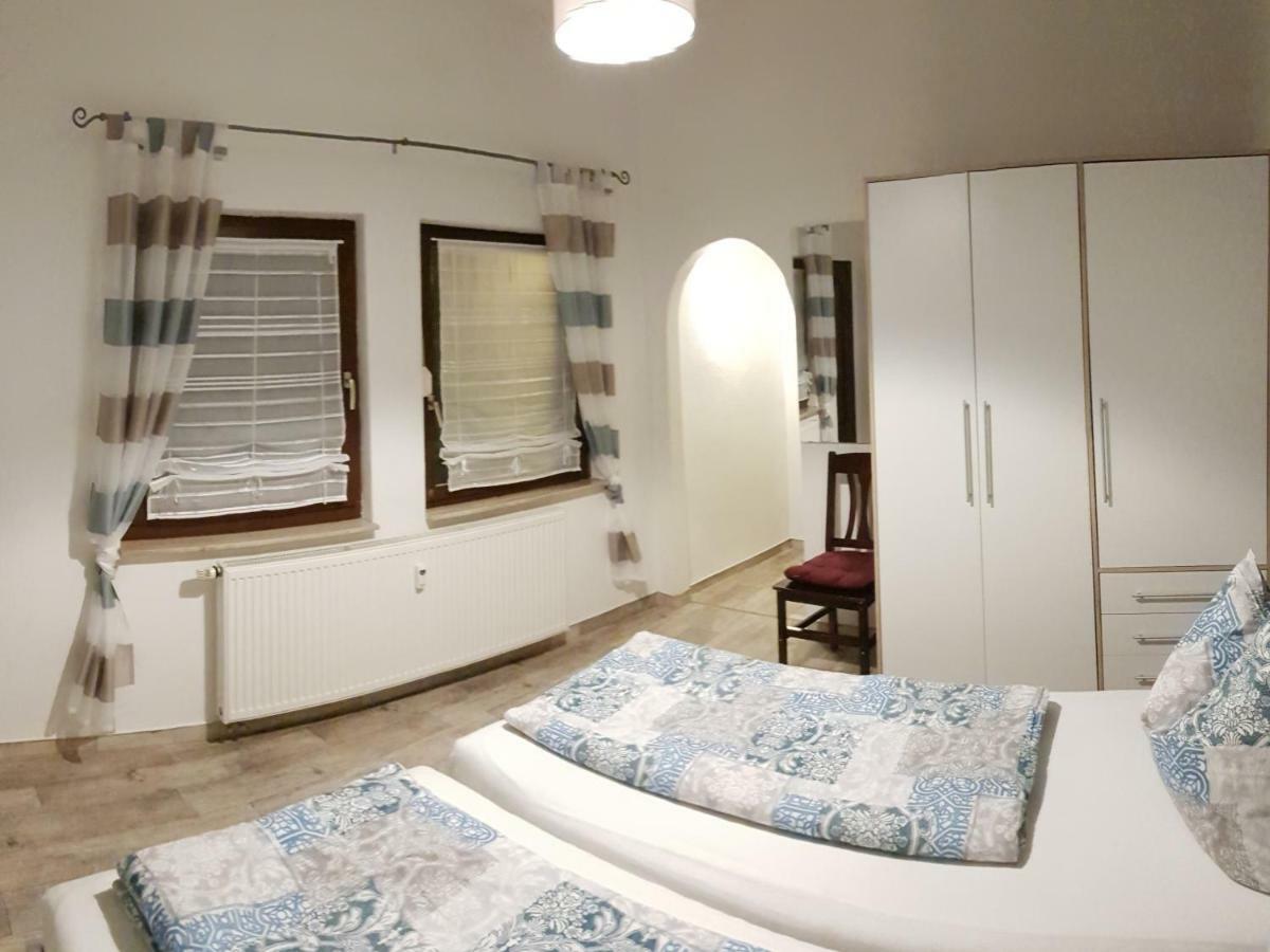 Gaestezimmer & Ferienwohnungen Thon Herbsleben Eksteriør billede